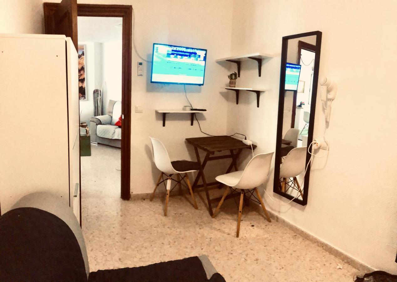 Low Cost Rooms Malaga River Eksteriør billede
