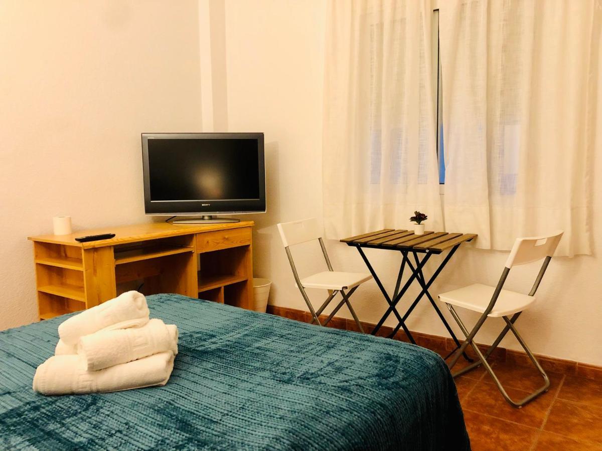 Low Cost Rooms Malaga River Eksteriør billede