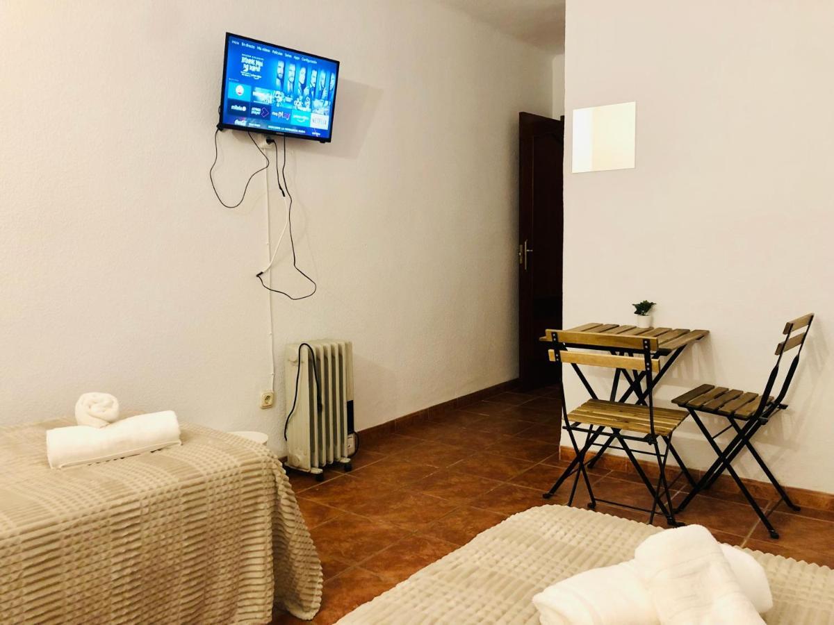 Low Cost Rooms Malaga River Eksteriør billede