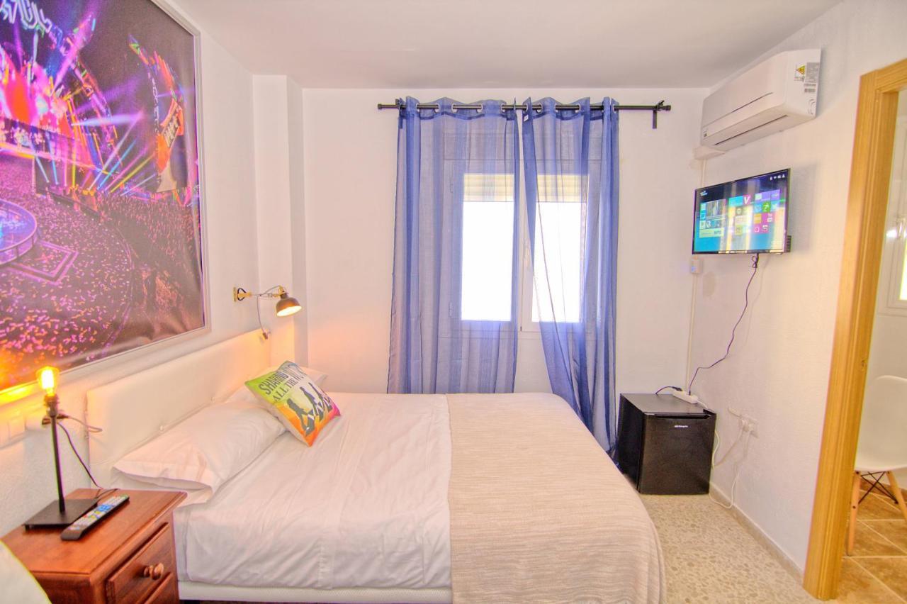 Low Cost Rooms Malaga River Eksteriør billede
