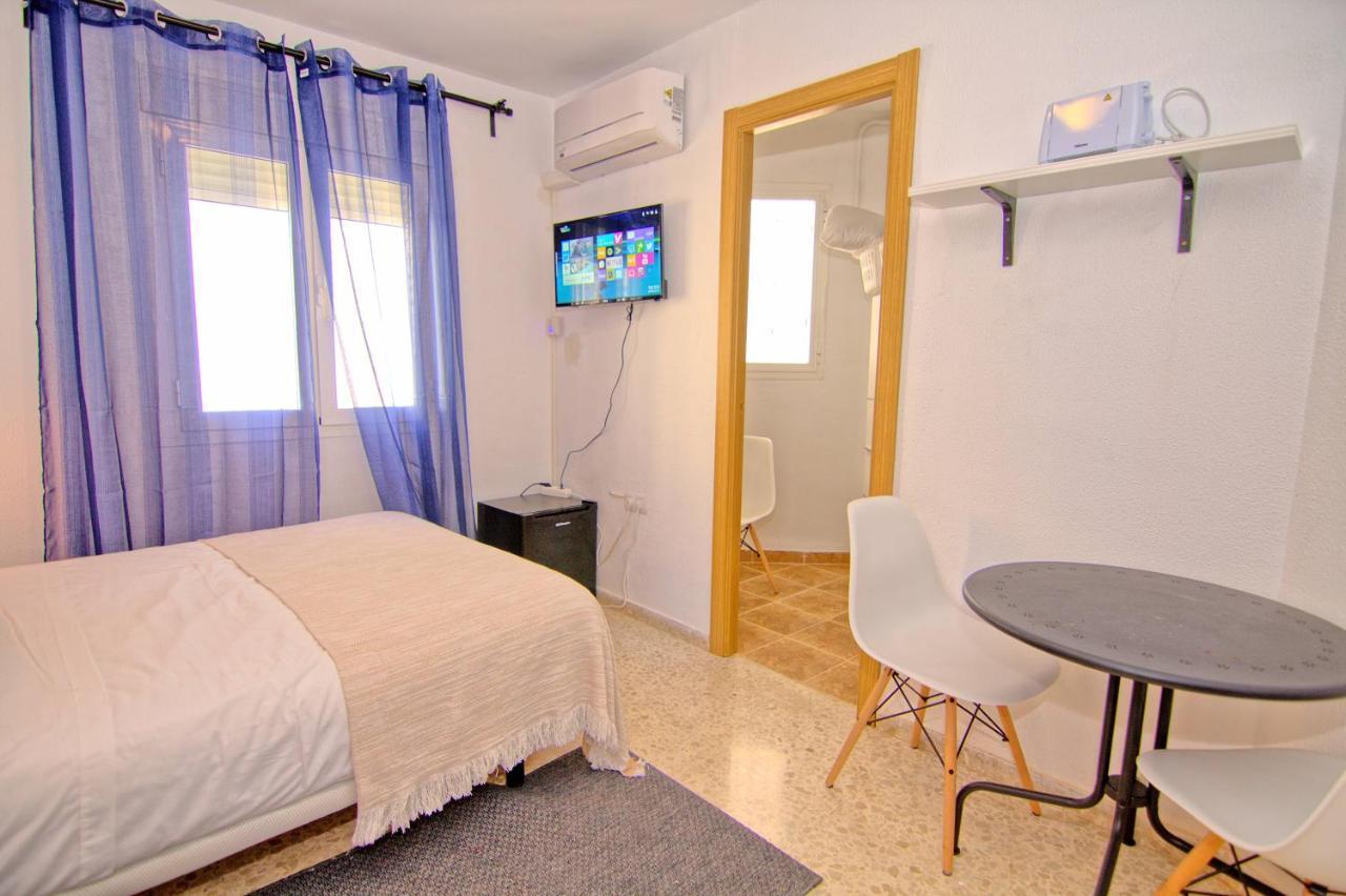 Low Cost Rooms Malaga River Eksteriør billede